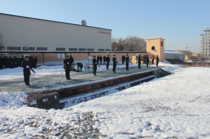 厲兵秣馬 嚴(yán)格組訓(xùn) 順程押運(yùn)公司開展年度實(shí)彈射擊訓(xùn)練(圖4) 厲兵秣馬 嚴(yán)格組訓(xùn) 順程押運(yùn)公司開展年度實(shí)彈射擊訓(xùn)練(圖4)