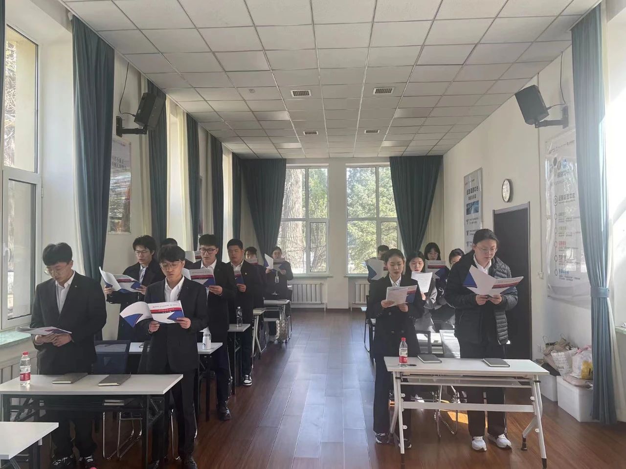 學(xué)習(xí)新知識(shí)，感悟新內(nèi)涵——鞍勤集團(tuán)、溫泉集團(tuán)、公服集團(tuán)新生培訓(xùn)迎來(lái)階段性成果